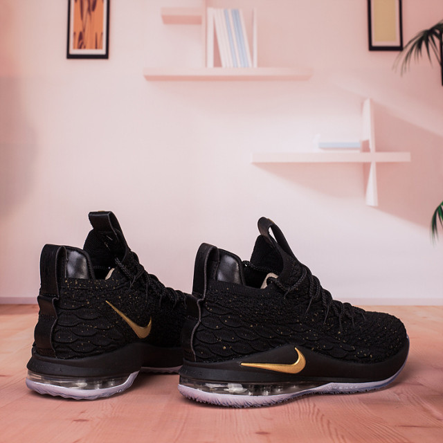 lebron james 15 shoes black and gold