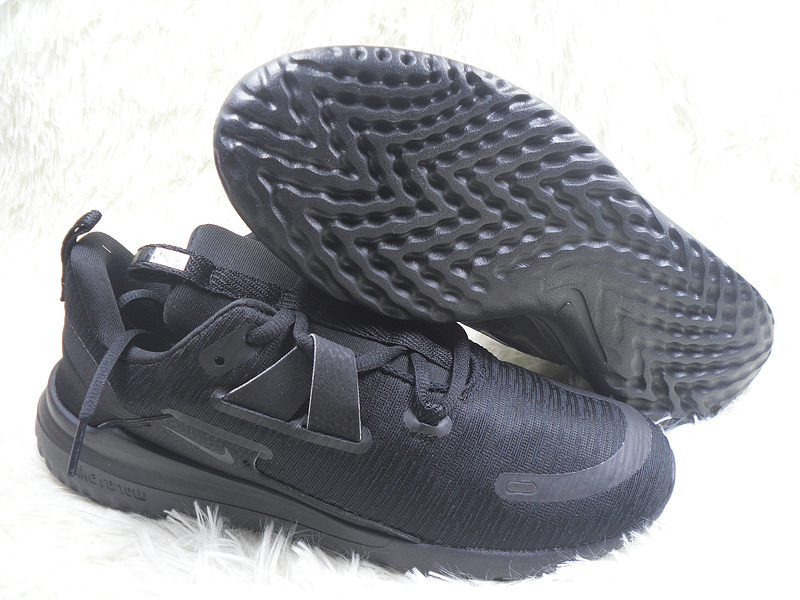 nike triple black womens