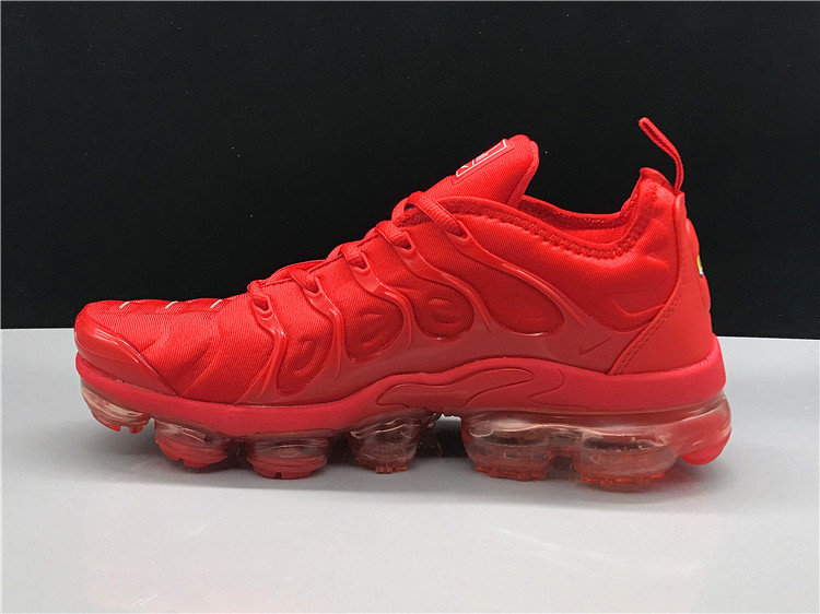 nike vapor max plus triple red